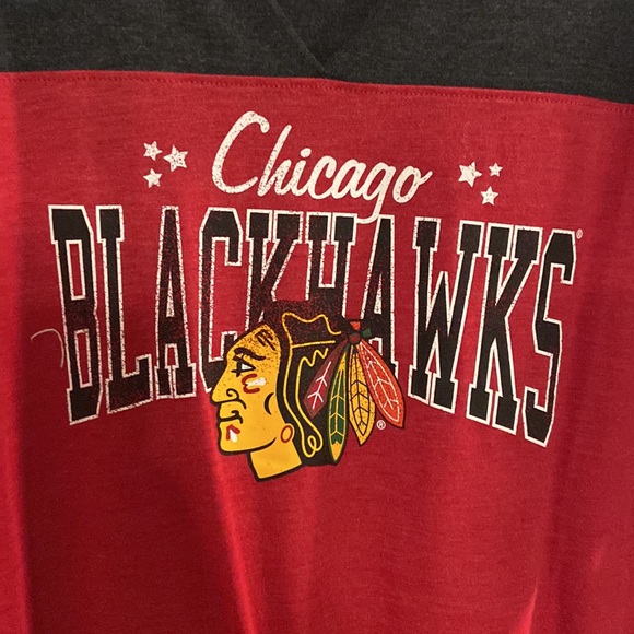 Chicago Blackhawks Womens Shirt NWT - Picture 2 of 6